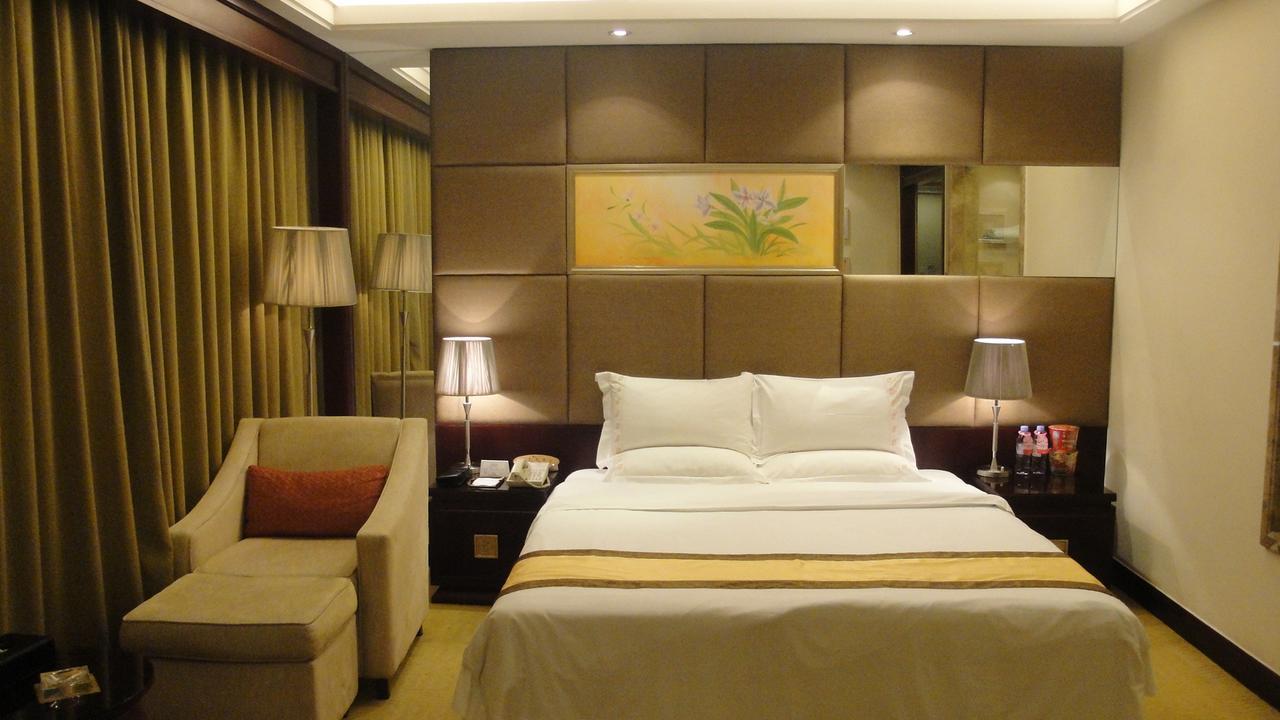 Harbour Metropolis Hotel Фошан Екстериор снимка
