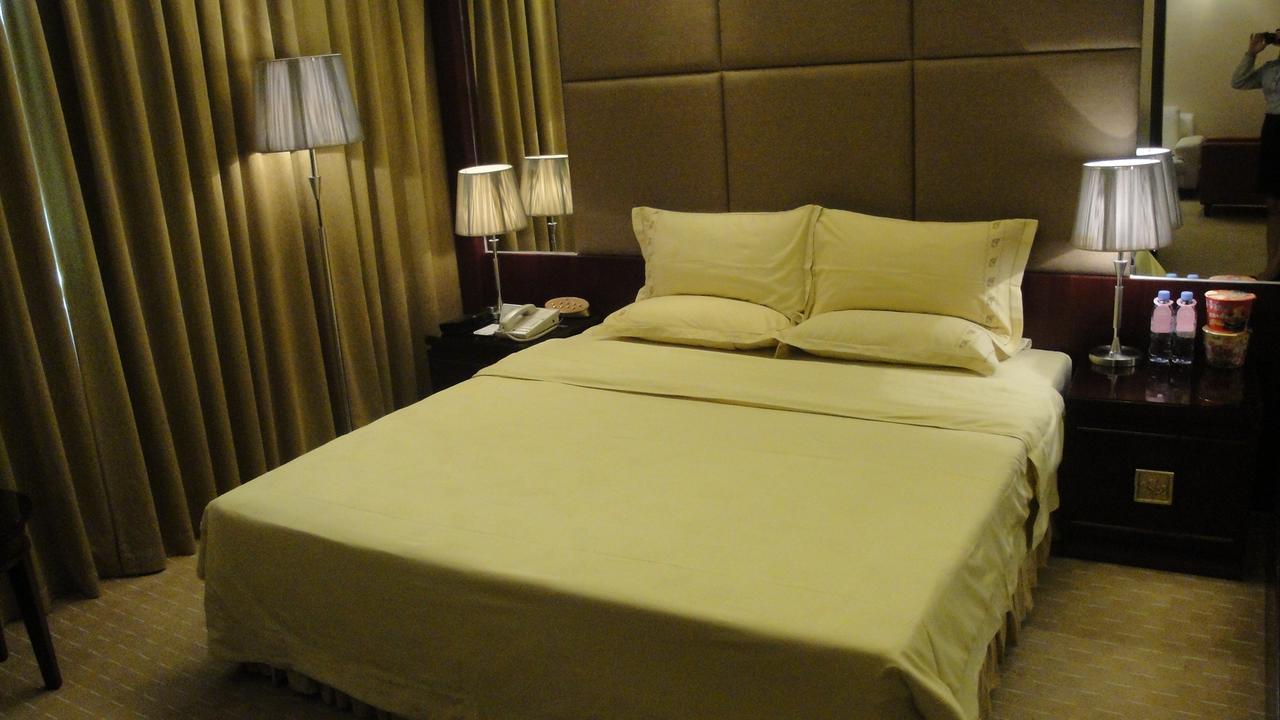 Harbour Metropolis Hotel Фошан Екстериор снимка