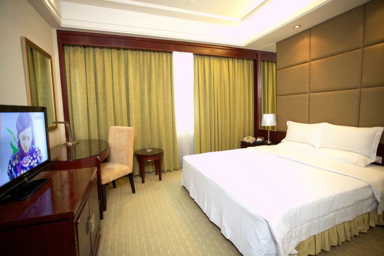 Harbour Metropolis Hotel Фошан Екстериор снимка