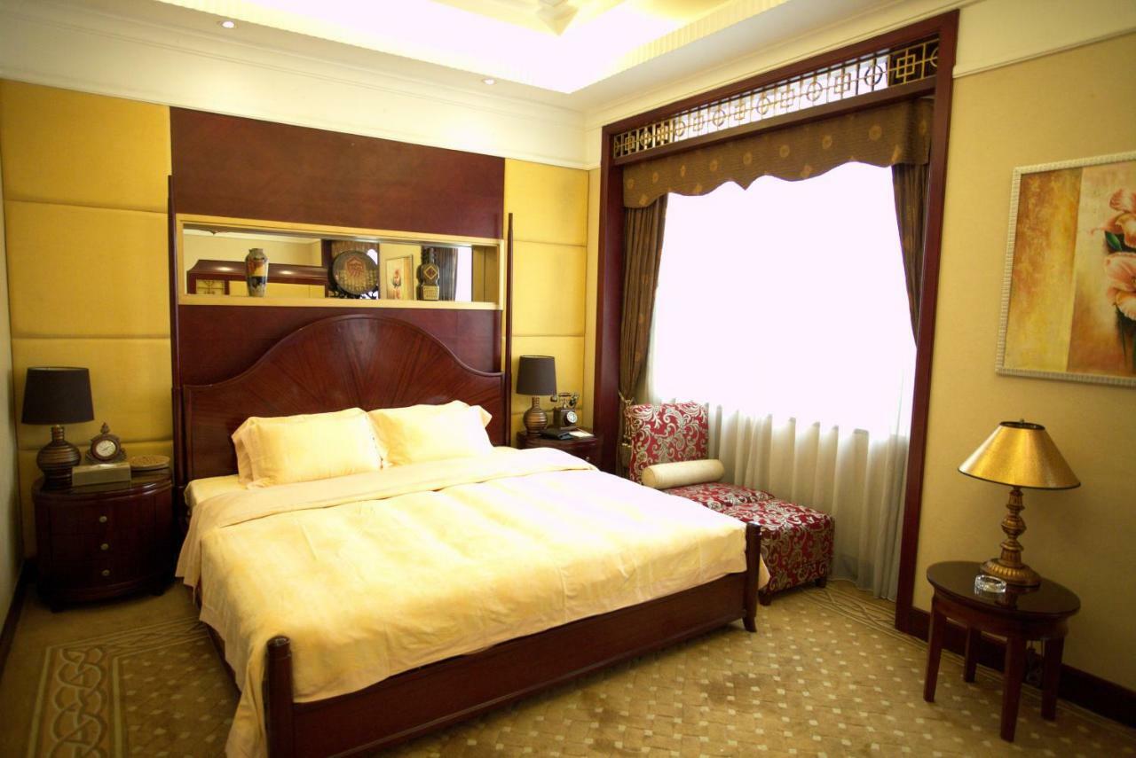 Harbour Metropolis Hotel Фошан Екстериор снимка