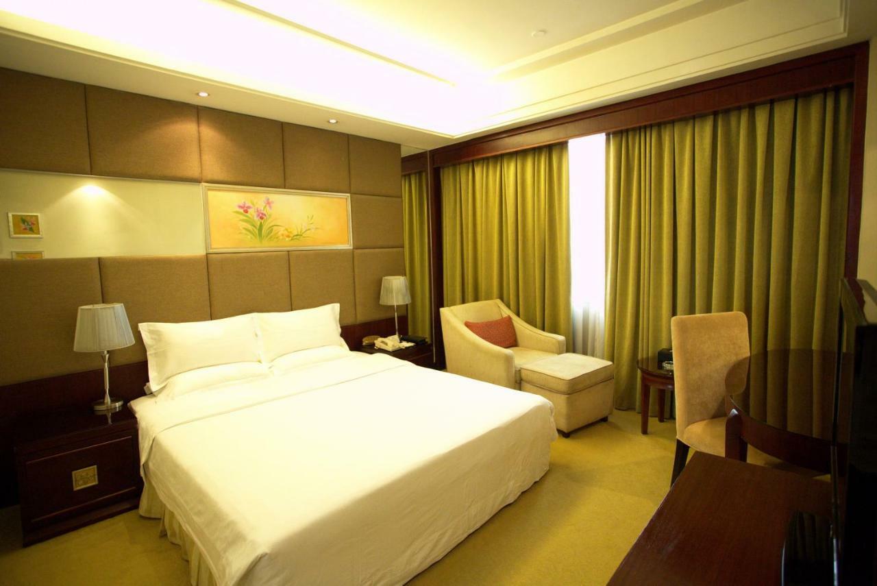 Harbour Metropolis Hotel Фошан Екстериор снимка