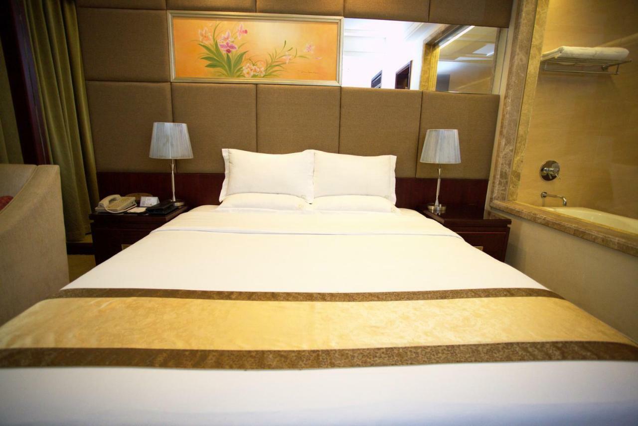 Harbour Metropolis Hotel Фошан Екстериор снимка