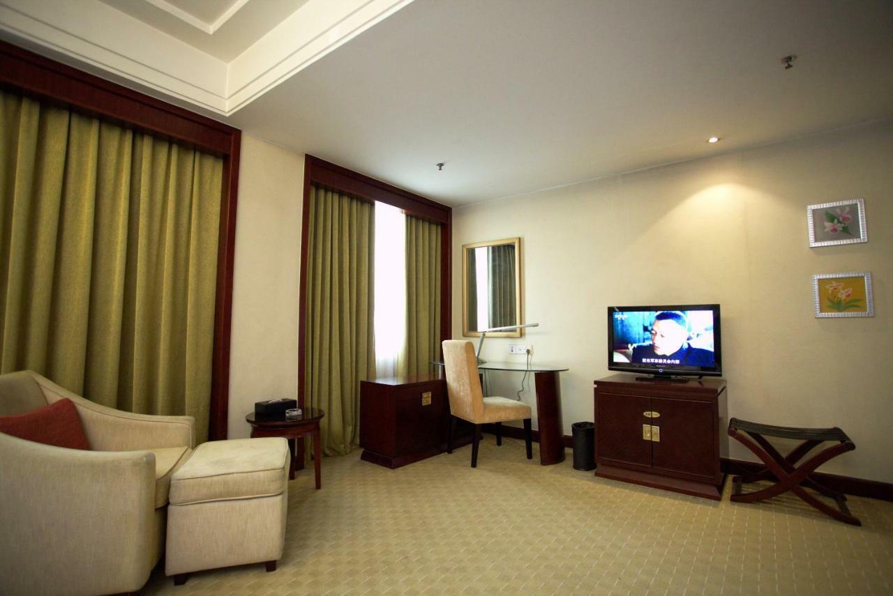 Harbour Metropolis Hotel Фошан Екстериор снимка