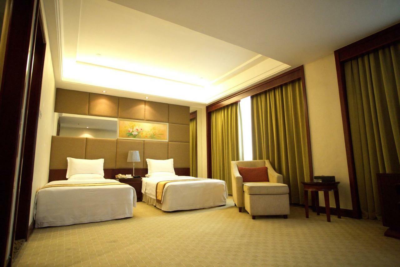 Harbour Metropolis Hotel Фошан Екстериор снимка