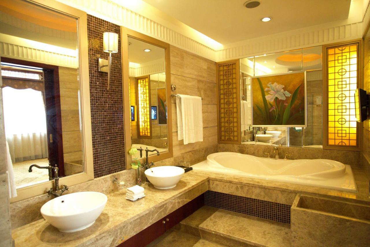 Harbour Metropolis Hotel Фошан Екстериор снимка