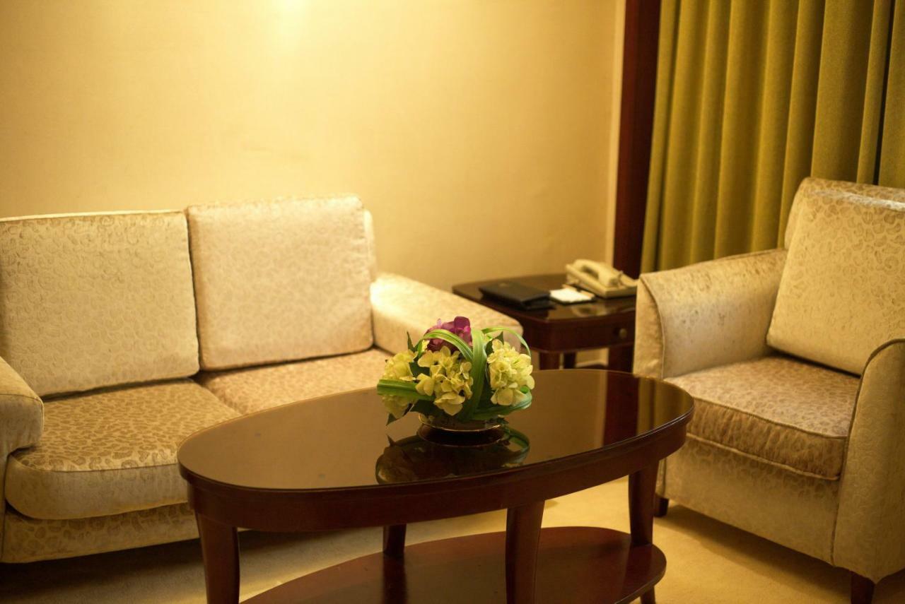 Harbour Metropolis Hotel Фошан Екстериор снимка
